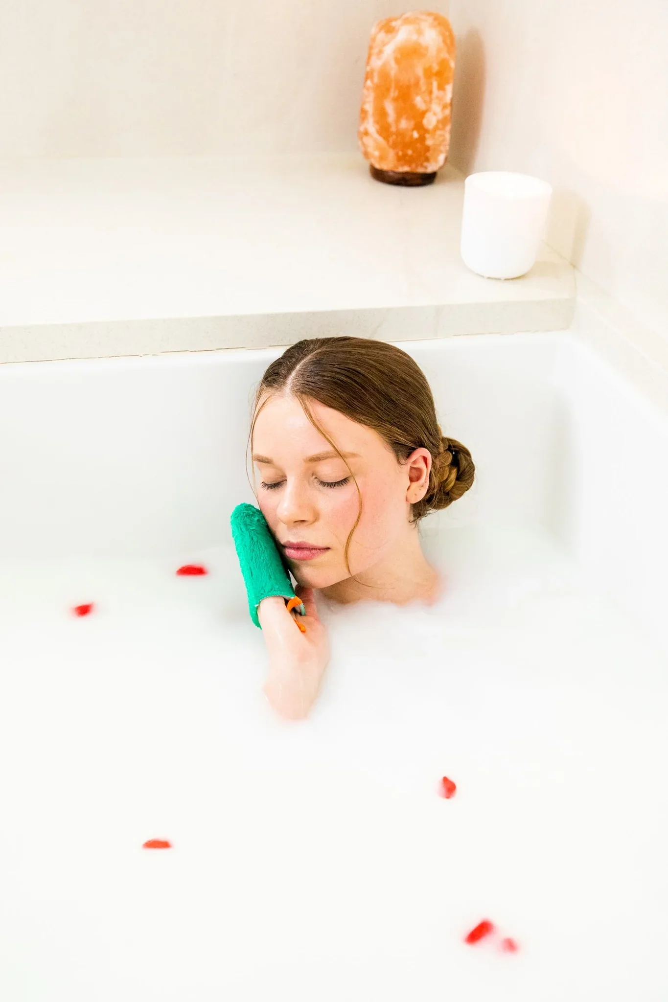 Bath and Body Sensitive Skin Dual-Texture Facial Mitt - Image 3