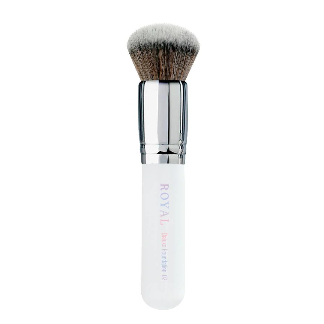 Deluxe Foundation brush 02