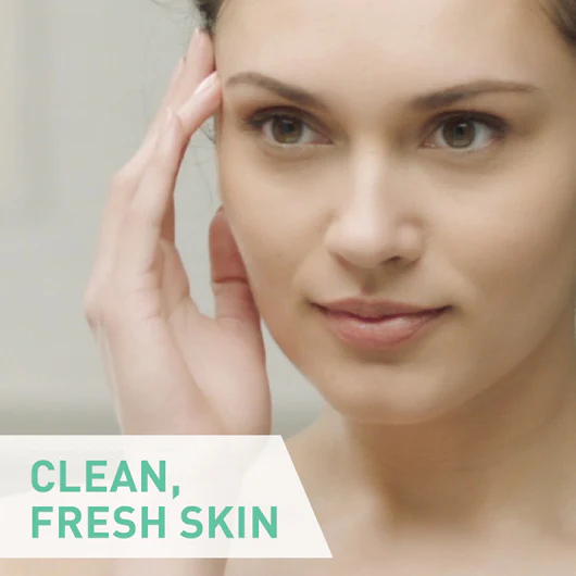 Foaming Cleanser for Normal to Oily Skin with Hyaluronic Acid - Image 5