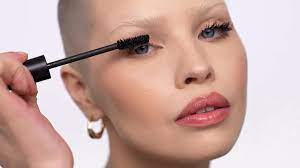 Lash Clash Extreme Volume Mascara - Image 2