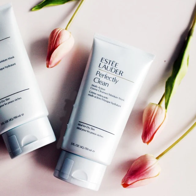 Perfectly Clean Multi-Action Foam Cleanser/Purifying Mask Ideal - Normal/Combination Skin - Image 2