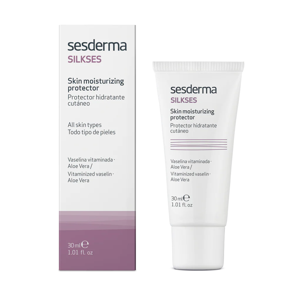 Skin moisturizing protector