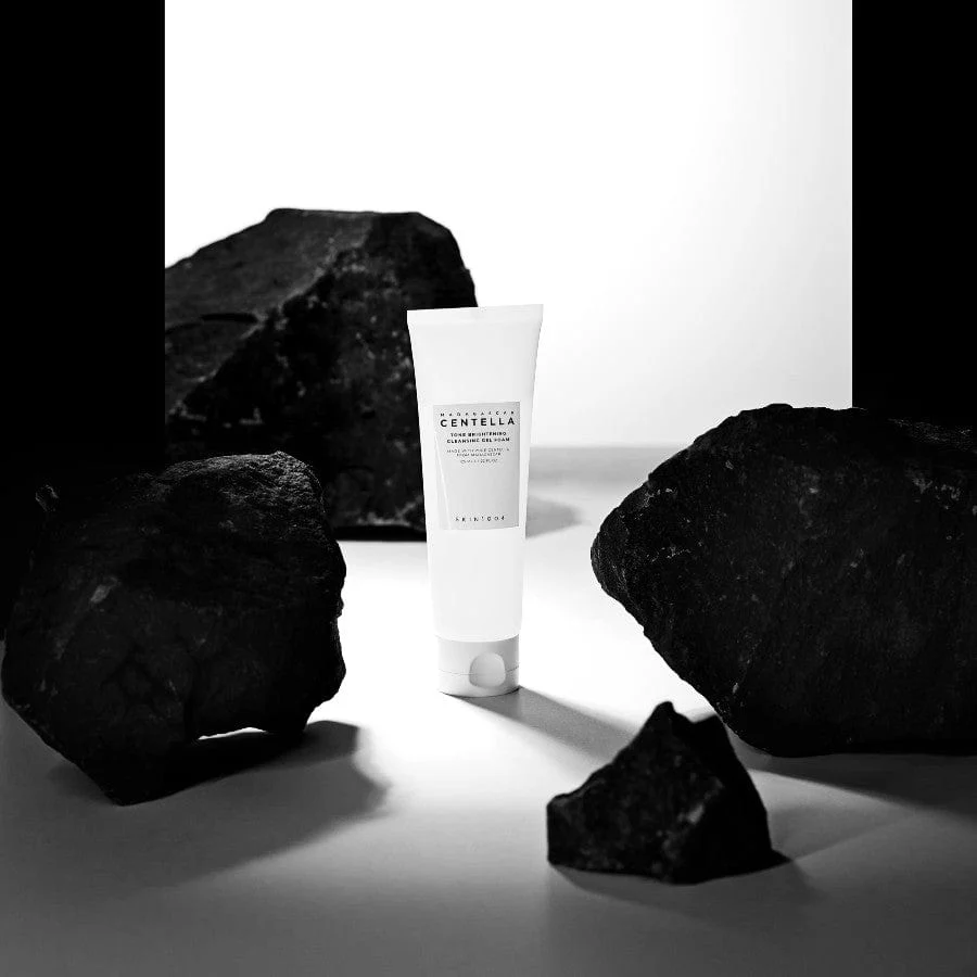 Tone Brightening Cleansing Gel Foam - Image 6